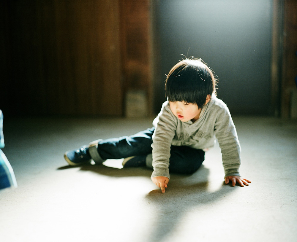 Haru and Mina by Japanese Photographer Hideaki Hamada