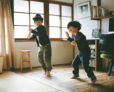 Haru and Mina by Japanese Photographer Hideaki Hamada