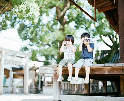 Haru and Mina by Japanese Photographer Hideaki Hamada
