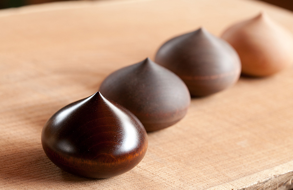 The Mizumezakura Dome Box at a selection of different stages in the making process.