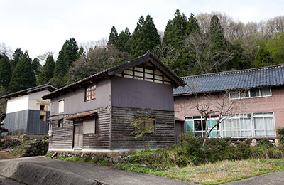 A look at Maiko Okuno's studio in Ishikawa Prefecture, Japan.